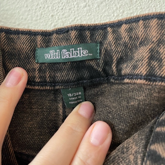 WILDFABLE STRAIGHT LEG BAGGY ACID WASHED JEAN NWT - Picture 2 of 5